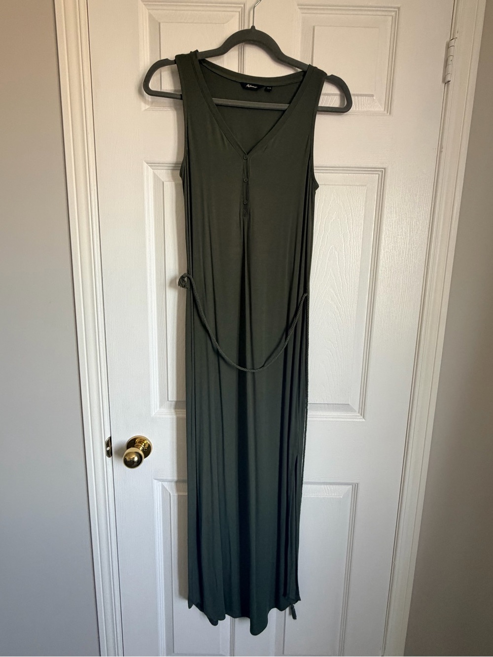 Reitmans Olive Green Sleeveless V-Neck Maxi Dress with Waist Tie